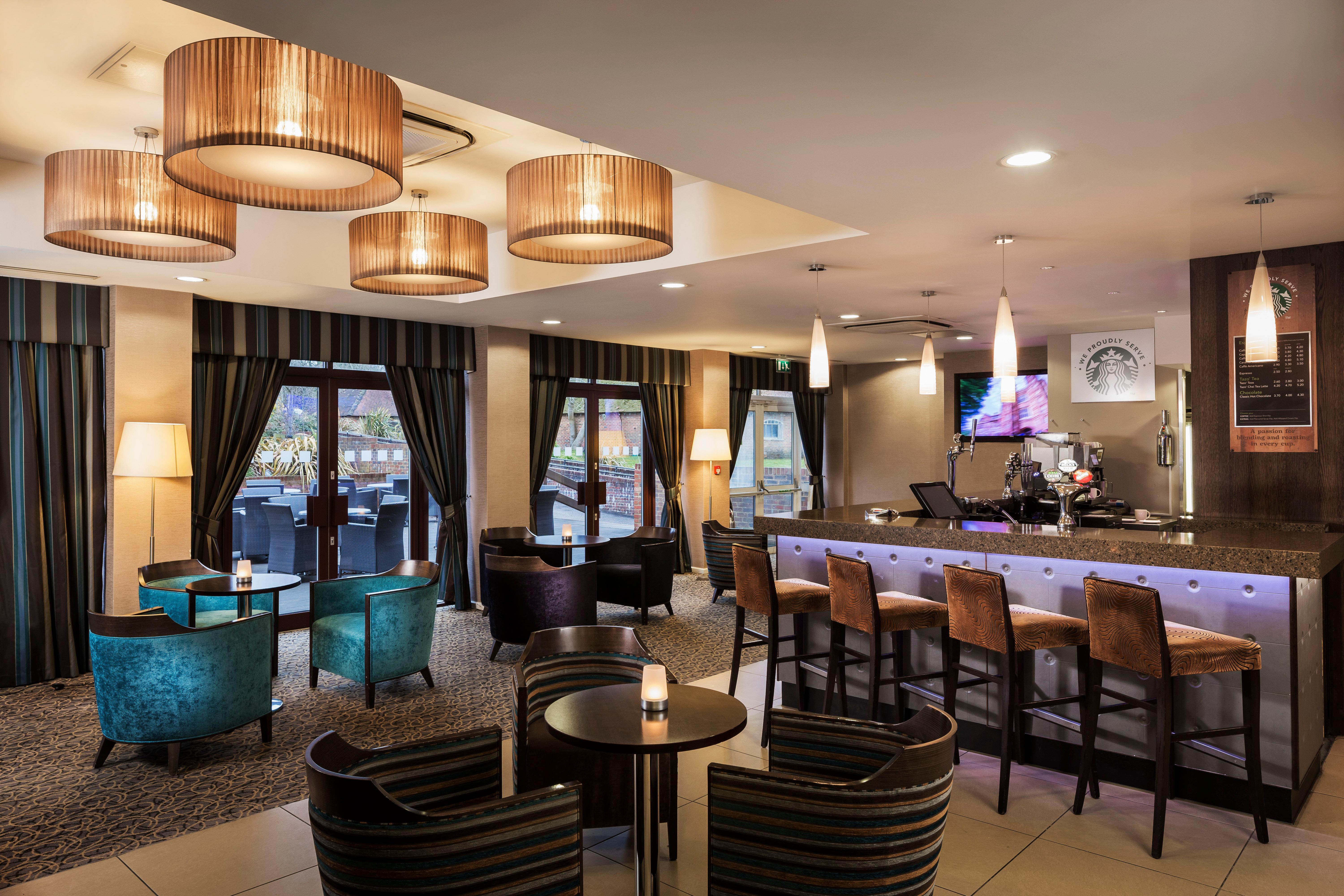Holiday Inn London Gatwick - Worth By Ihg Copthorne  Exterior photo