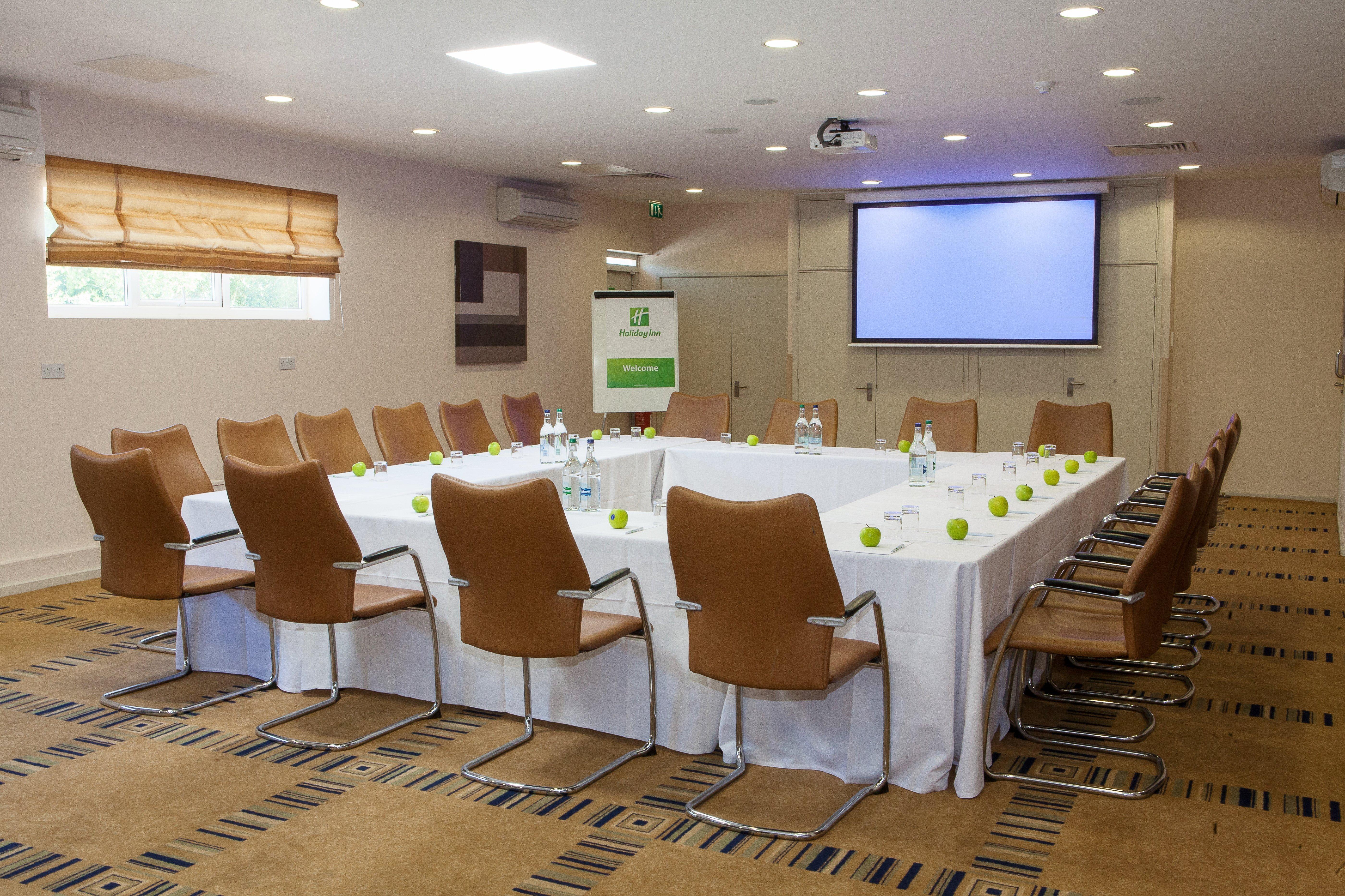 Holiday Inn London Gatwick - Worth By Ihg Copthorne  Exterior photo