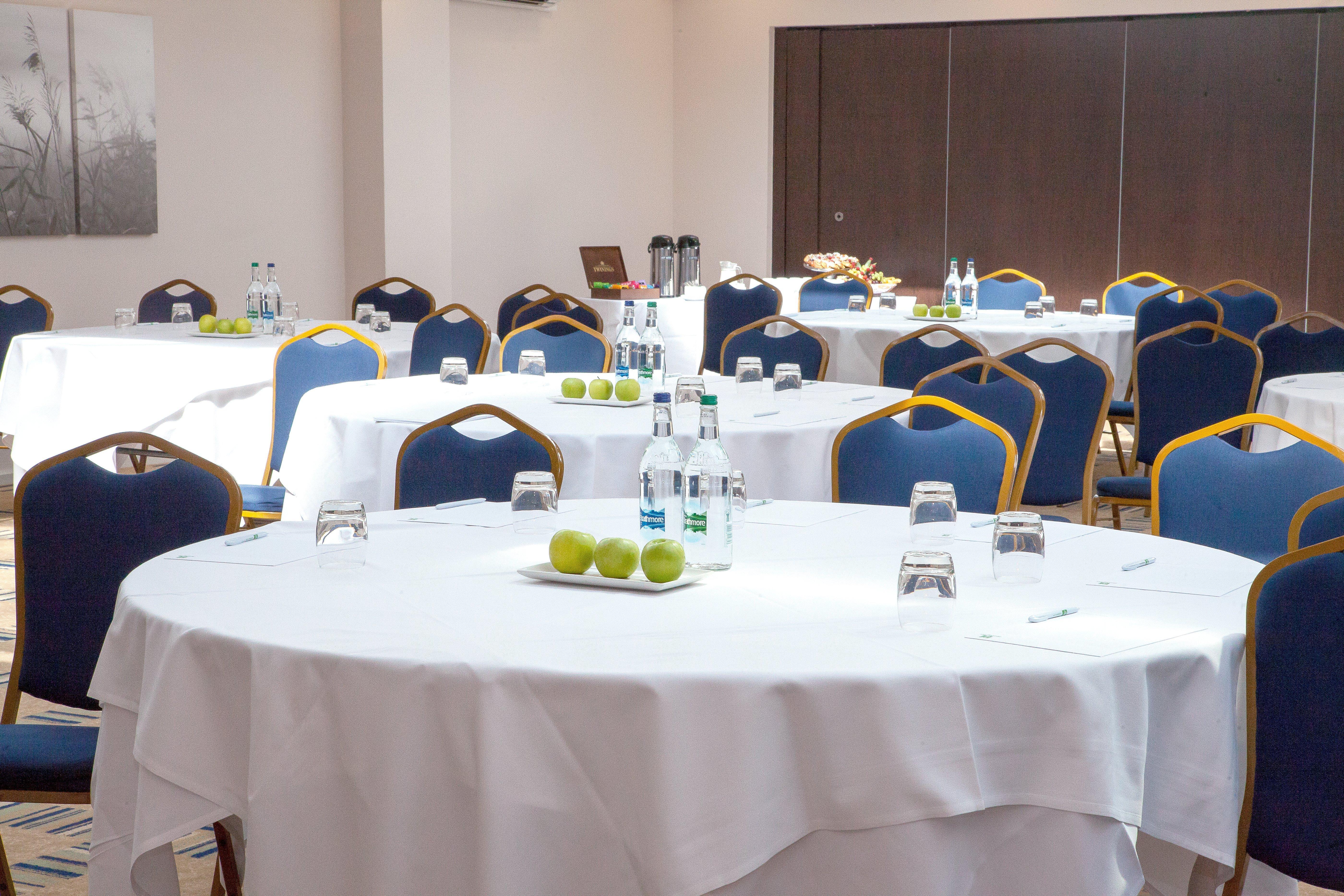 Holiday Inn London Gatwick - Worth By Ihg Copthorne  Exterior photo