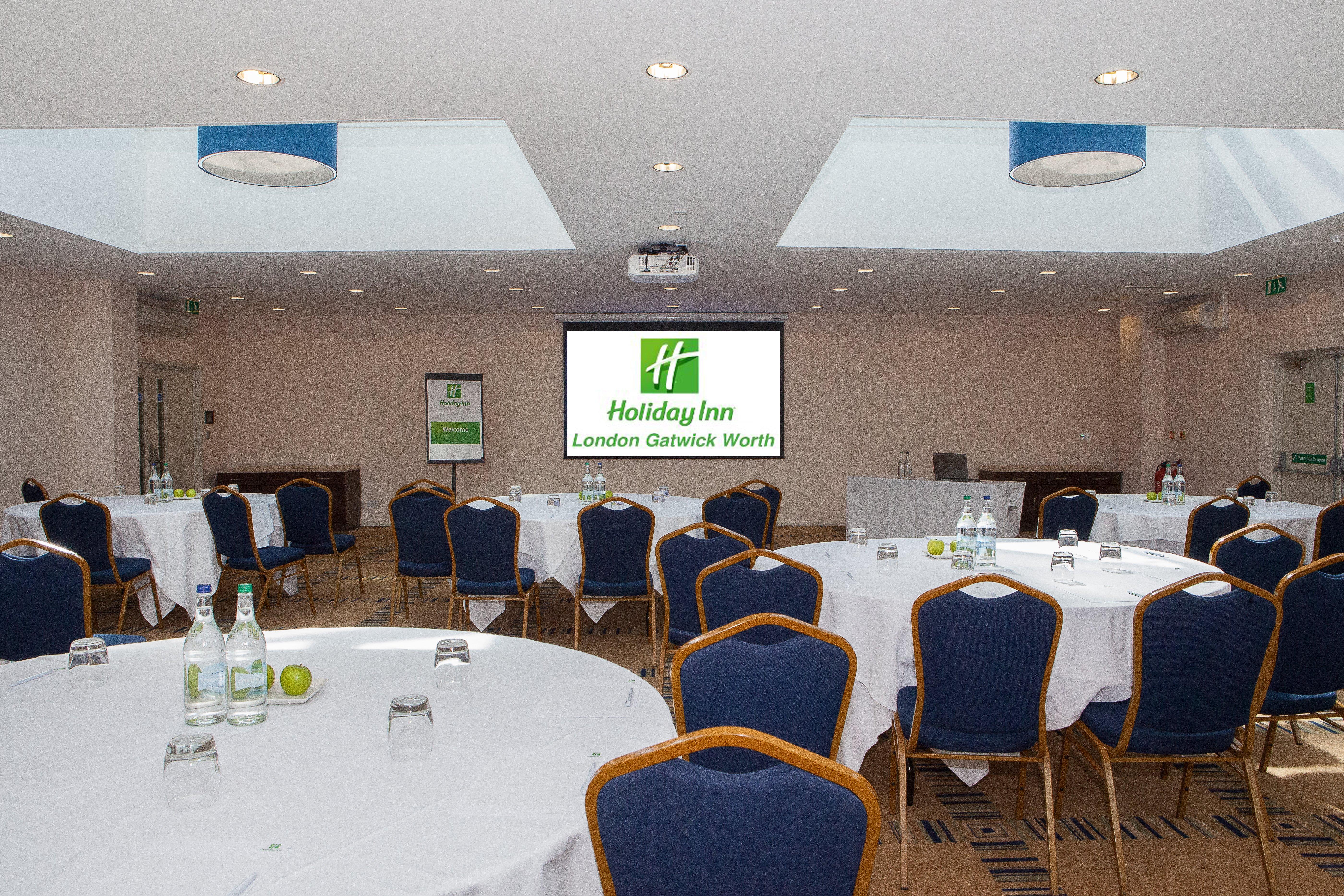 Holiday Inn London Gatwick - Worth By Ihg Copthorne  Exterior photo