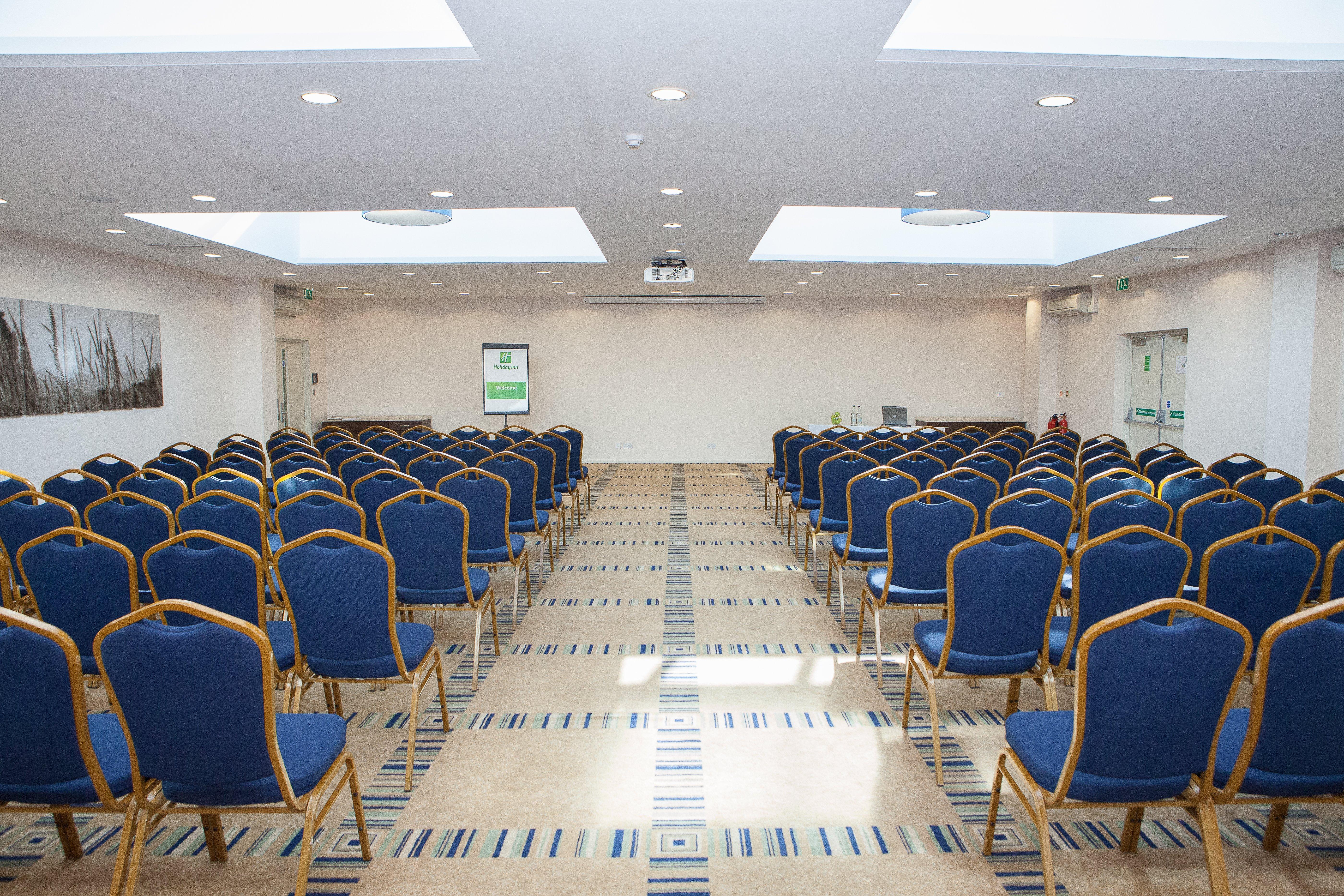 Holiday Inn London Gatwick - Worth By Ihg Copthorne  Exterior photo