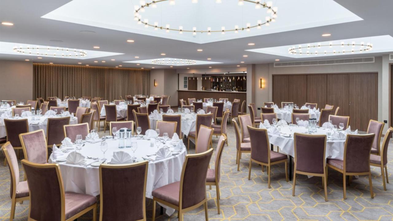 Holiday Inn London Gatwick - Worth By Ihg Copthorne  Exterior photo