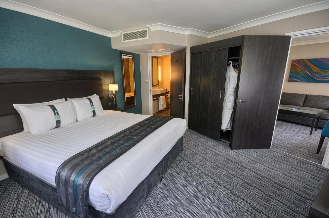 Holiday Inn London Gatwick - Worth By Ihg Copthorne  Exterior photo