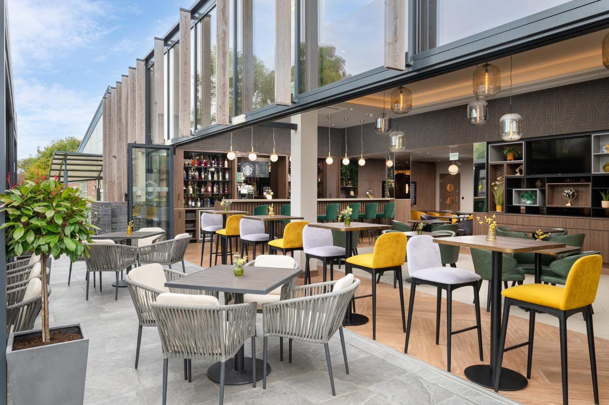 Holiday Inn London Gatwick - Worth By Ihg Copthorne  Exterior photo