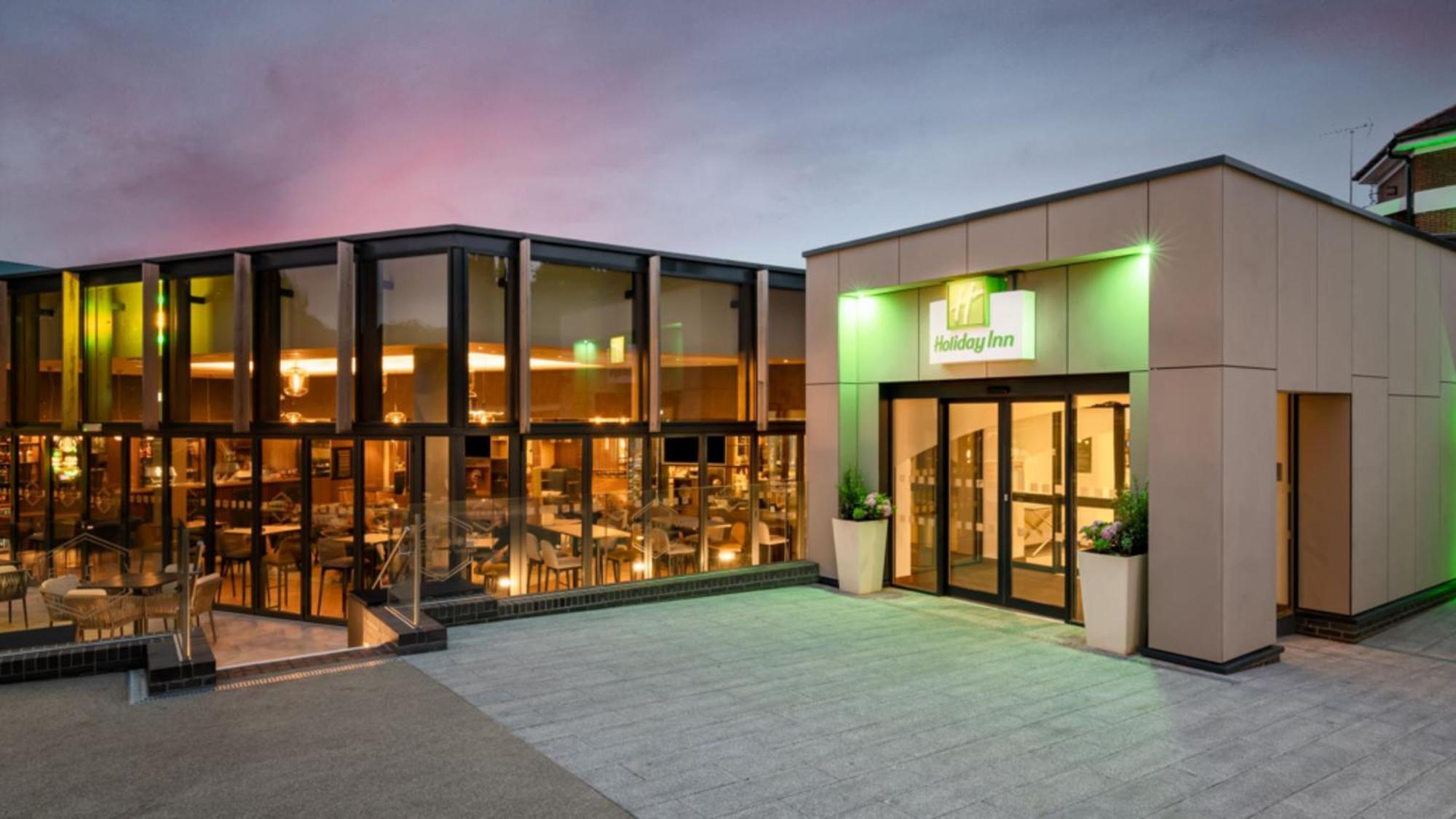 Holiday Inn London Gatwick - Worth By Ihg Copthorne  Exterior photo