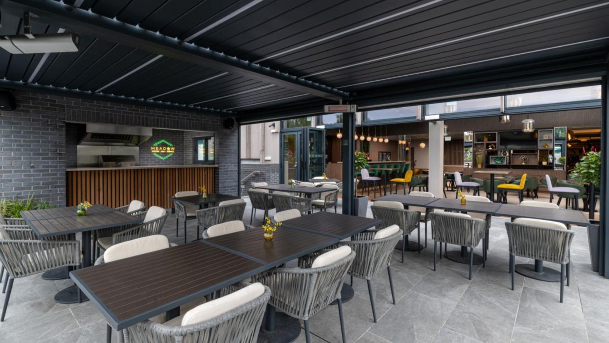 Holiday Inn London Gatwick - Worth By Ihg Copthorne  Exterior photo