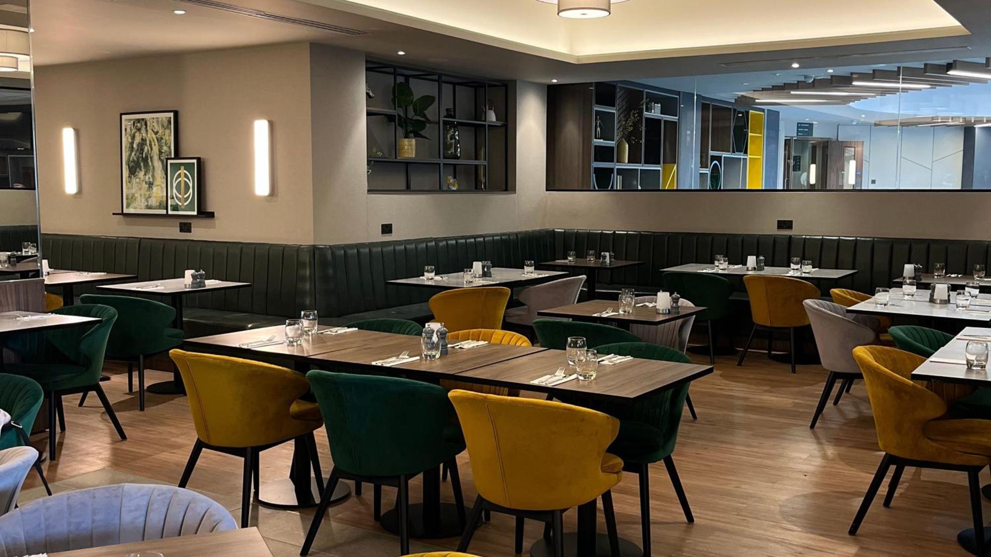 Holiday Inn London Gatwick - Worth By Ihg Copthorne  Exterior photo