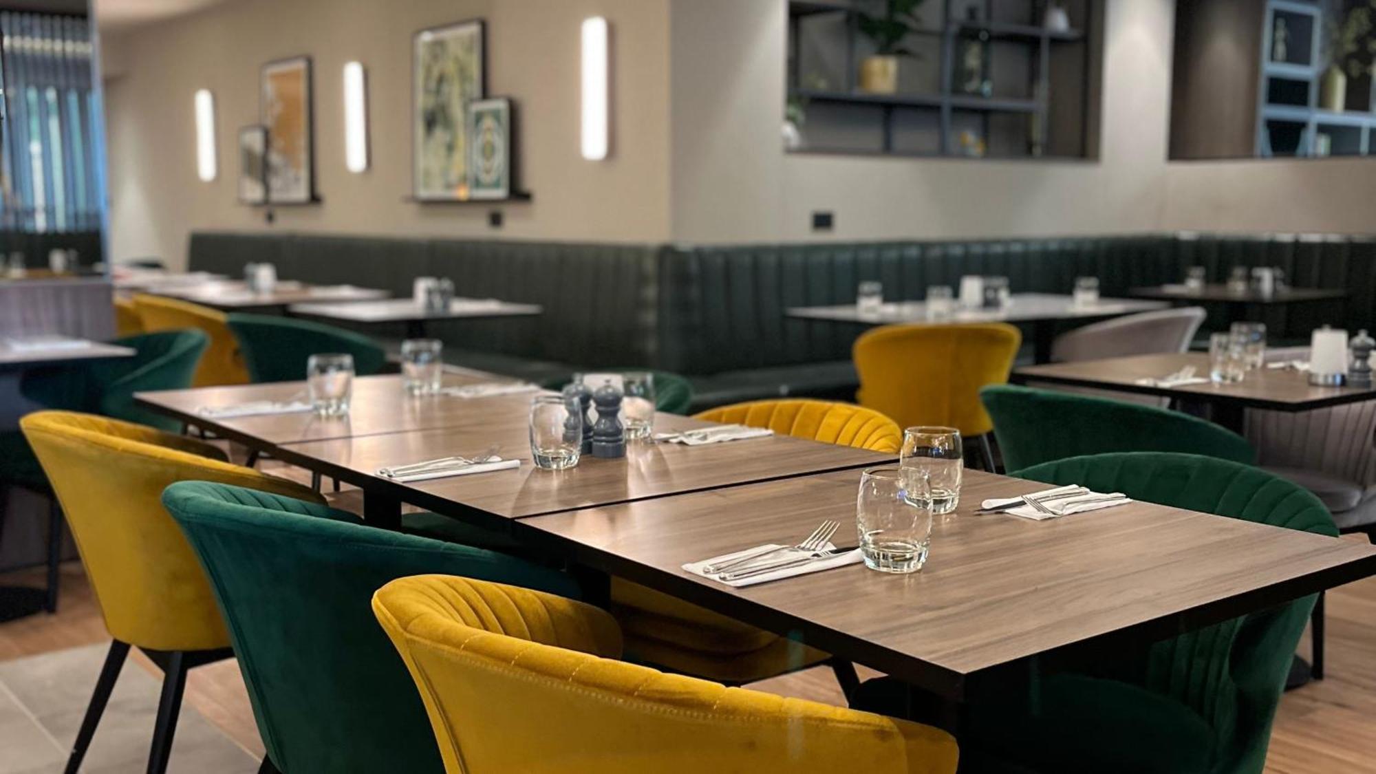 Holiday Inn London Gatwick - Worth By Ihg Copthorne  Exterior photo