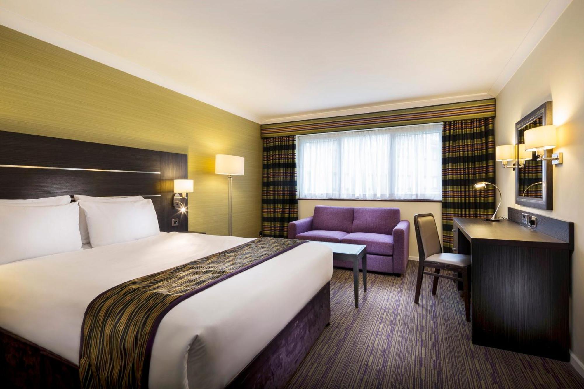 Holiday Inn London Gatwick - Worth By Ihg Copthorne  Exterior photo
