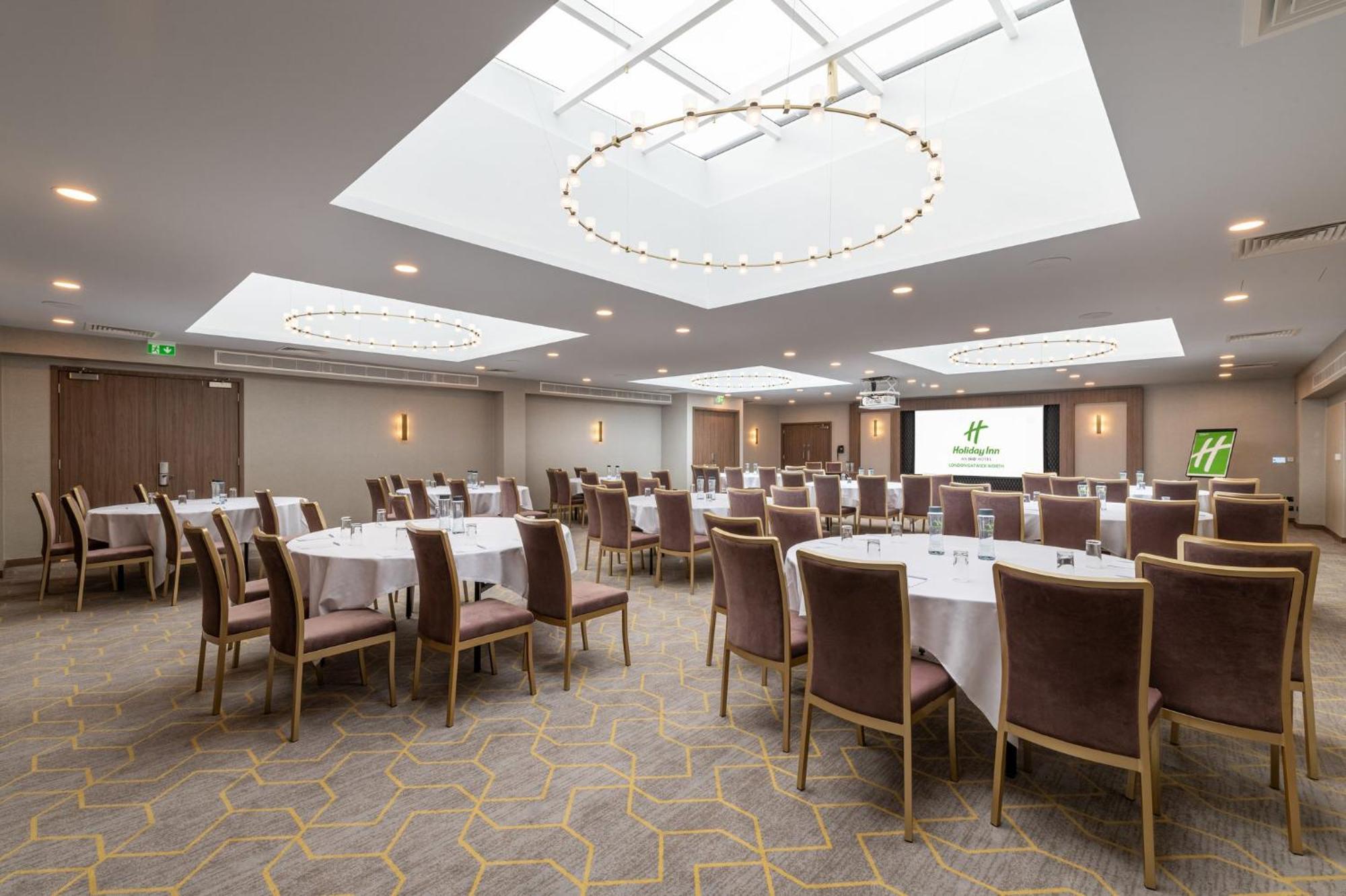 Holiday Inn London Gatwick - Worth By Ihg Copthorne  Exterior photo