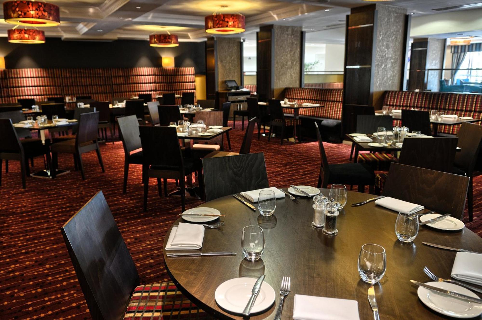 Holiday Inn London Gatwick - Worth By Ihg Copthorne  Exterior photo